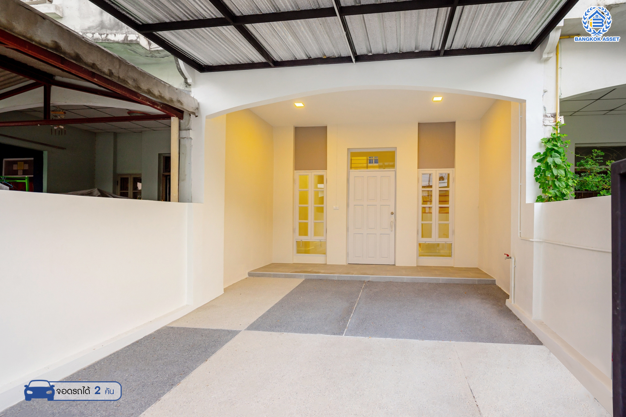 ทาวน์เฮ้าส์มือสองนนทบุรี ม.สรานนท์ ติวานนท์-ปากเกร็ด ทาวน์เฮ้าส์ 3ชั้นครึ่ง เนื้อที่ 18 ตร.ว. ฟังก์ชัน 4 ห้องนอน 3 ห้องน้ำ จอดรถได้ 2 คัน พร้อม Living Room กว้างขวาง บนทำเลติดถนนติวานนท์ ใกล้เซ็นทรัลแจ้งวัฒนะ และรถไฟฟ้าสายสีชมพู "สถานีแยกปากเกร็ด"